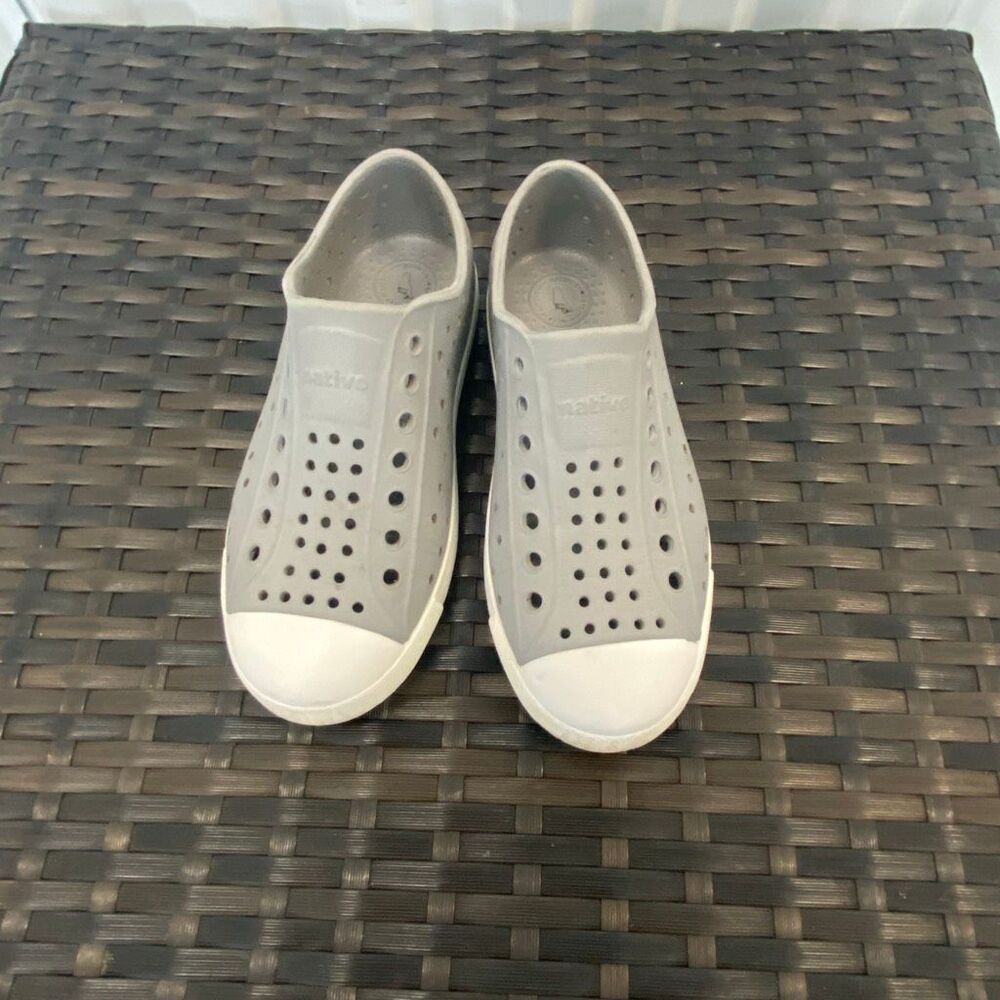 Native  Jefferson shoes, children’s size 13